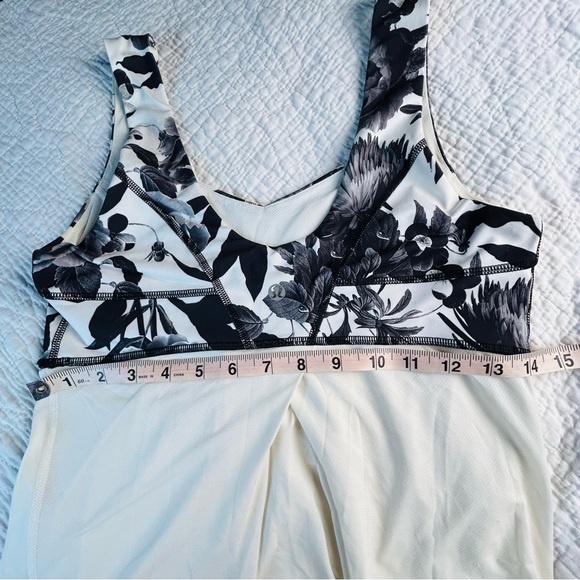 Lululemon black white brisk bloom floral tame me tank with drawstring waist Sz 6 - Picture 15 of 16